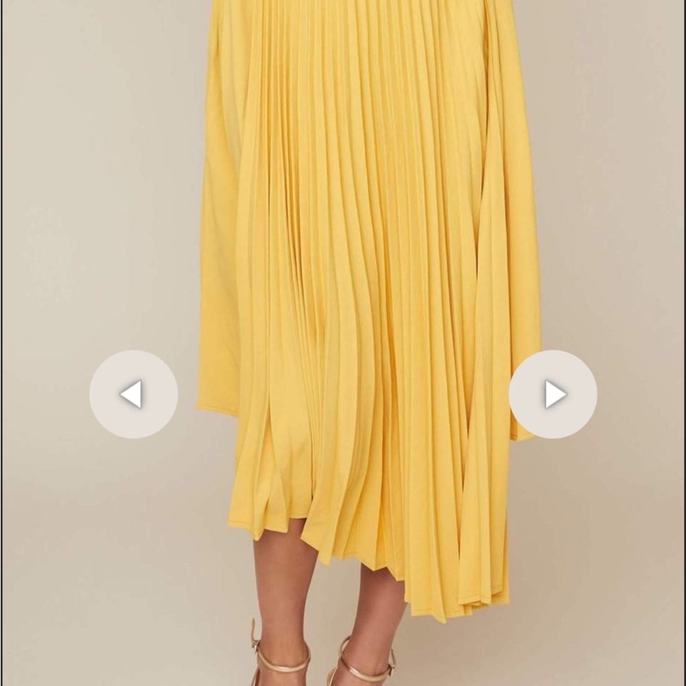Elegant Yellow Pleated Skirt
